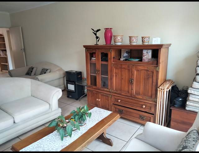2 BEDROOM TOWNHOUSE FOR SALE IN BROMHOF